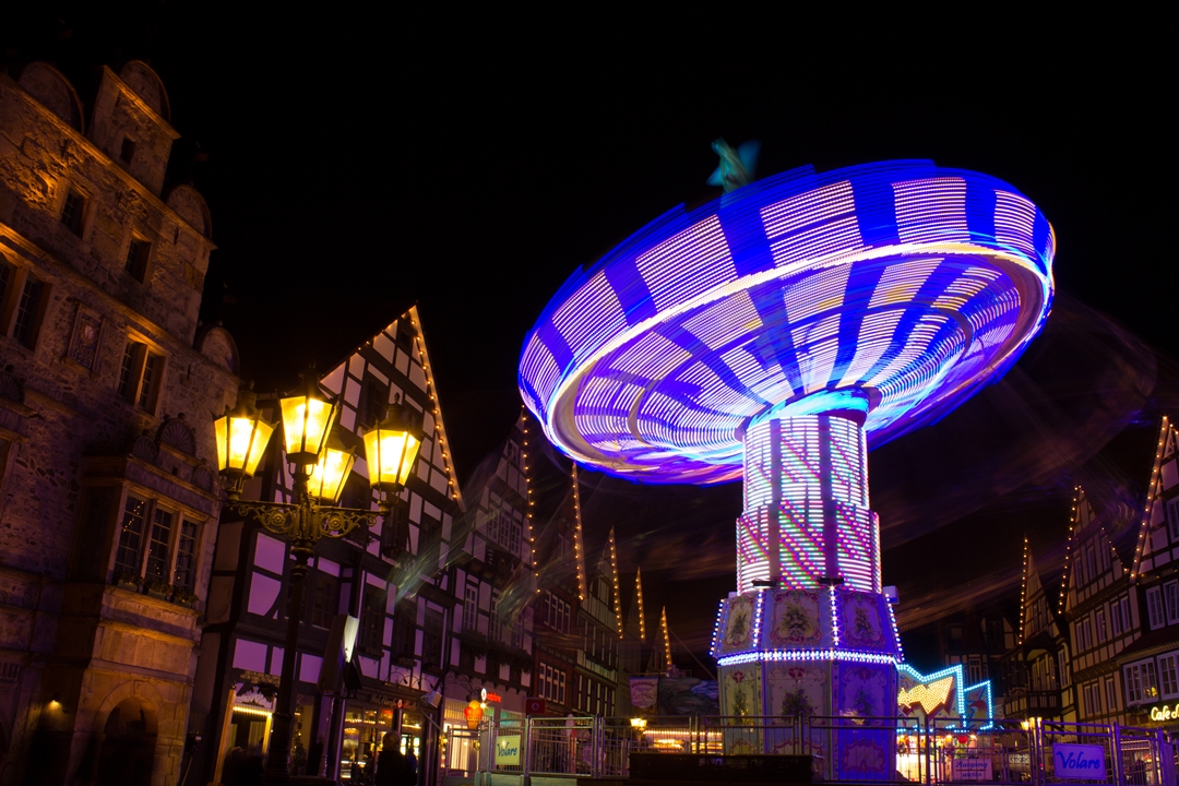 Langzeitbelichtung Kettenkarussell Altstadt Kirmes Kettenkarussell Bewegung Nacht-6691
